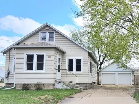 212 Lincoln St, Mauston, WI 53948