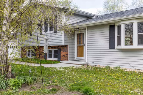 1072 Collins Rd, Stoughton, WI 53589