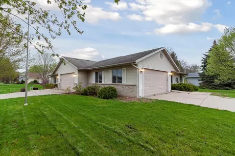 3015 Petunia Ln, Beloit, WI 53511