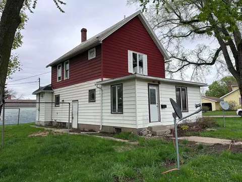 203 W Lafayette St, Cuba City, WI 53807