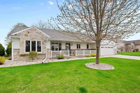 207 Prairie View Dr, Beaver Dam, WI 53916