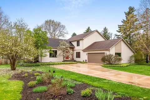 w1943 Camelot Trace, Green Lake, WI 54941