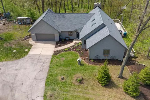 6341 N St Andrews Dr, Janesville, WI 53545