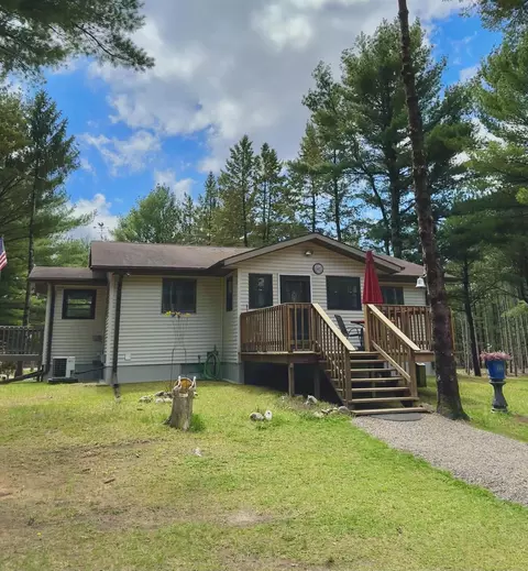 950 Deerborn Ave, Friendship, WI 53934