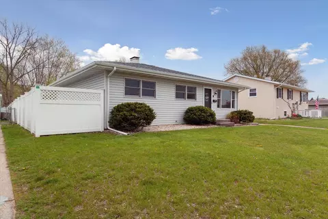 2203 Pioneer Rd, Janesville, WI 53546