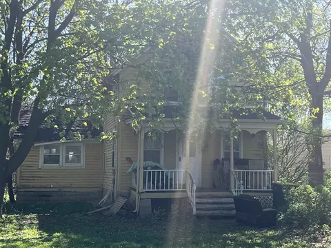 256 N Main St, Cottage Grove, WI 53527