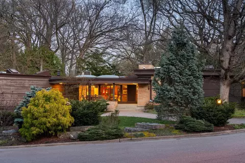 3959 Plymouth Cir, Madison, WI 53705