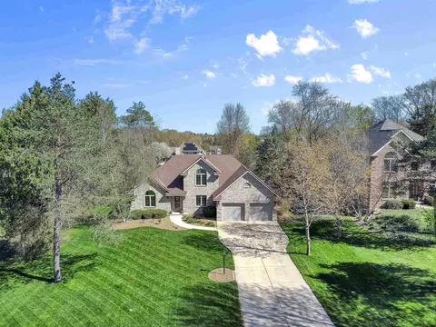 w9182 Bluewaters Pass, Cambridge, WI 53523
