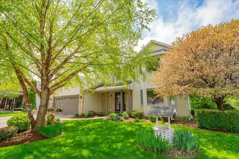 5927 Prairie Wood Dr, Mcfarland, WI 53558