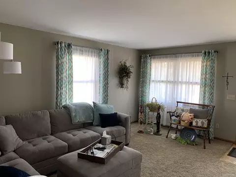 524-528 Kings Lynn Rd, Stoughton, WI 53589