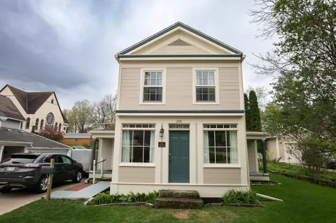 216 Fountain St, Mineral Point, WI 53565