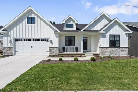 9632 Tawny Acorn Dr, Verona, WI 53593