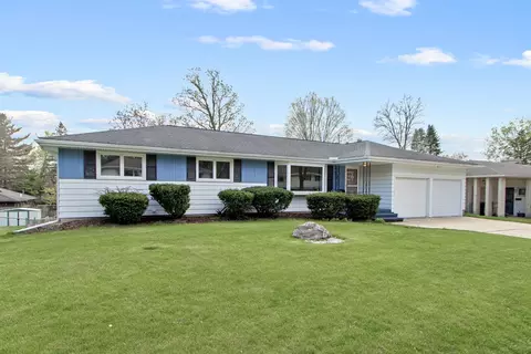 4809 Goldfinch Dr, Madison, WI 53714