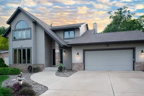 575 Oakridge Dr, Portage, WI 53901