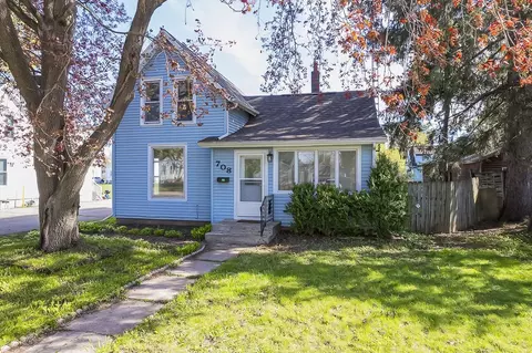 708 2nd St, Baraboo, WI 53913
