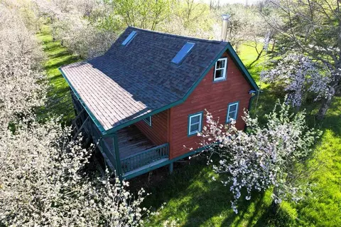 17805 S Frank Rd, Gays Mills, WI 54631