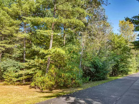 147 Cliffside Dr, Wisconsin Dells, WI 53965