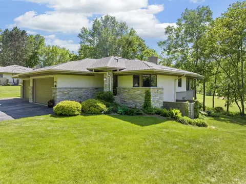 108 Aspen Glen Dr, Spring Green, WI 53588