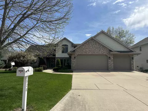 828 Sentinel Dr, Janesville, WI 53546