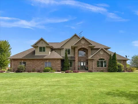 1140 Rock Cut Rd, Hazel Green, WI 53811