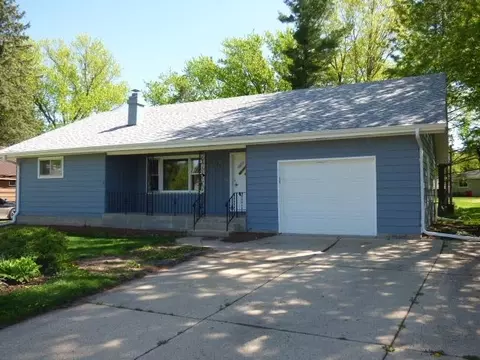 17 E High St, Milton, WI 53563
