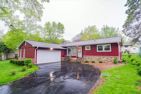 1437 Wyldewood Dr, Madison, WI 53704