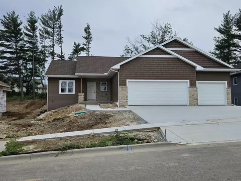 4318 Scottys Dr, Janesville, WI 53546