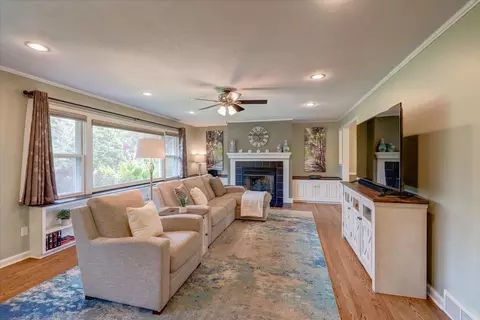 300 South St, Deforest, WI 53532