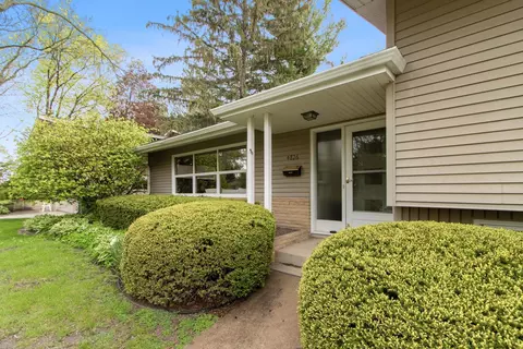 4826 Holiday Dr, Madison, WI 53711