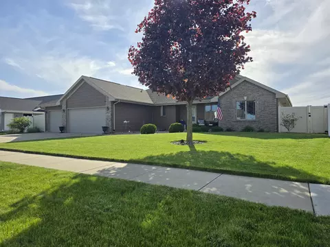 3891 Red Hawk Dr, Janesville, WI 53546