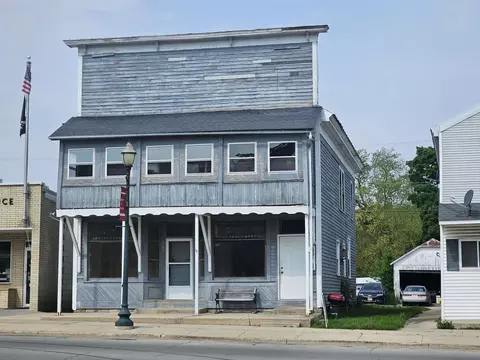 160 N South St, Kingston, WI 53939