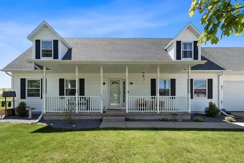 1039 Columbia Dr, Poynette, WI 53955