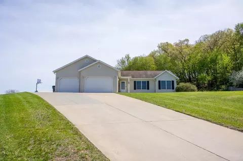1410 Gavin Ct, Reedsburg, WI 53959