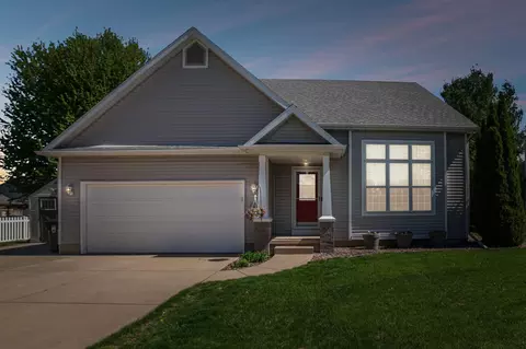 640 Grandview Dr, Sun Prairie, WI 53590