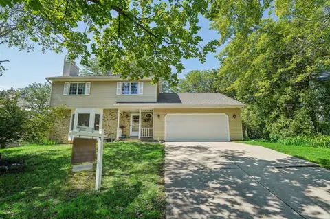 7966 W Oakbrook Cir, Madison, WI 53717