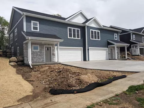 3004 Blue Grass Dr, Stoughton, WI 53589