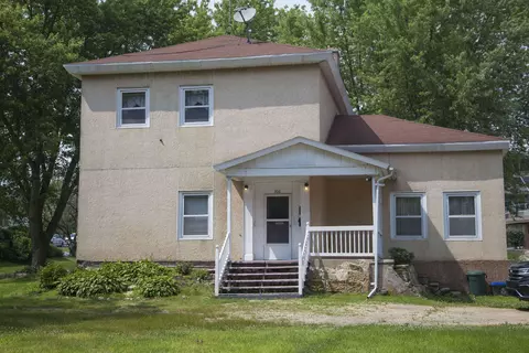 306 W Division St, Dodgeville, WI 53533