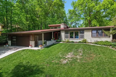 528 Woodward Dr, Madison, WI 53704
