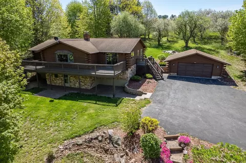 s3934 Breezy Hill Road, Baraboo, WI 53913