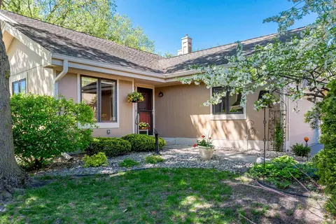 3310 Valley Creek Cir, Middleton, WI 53562