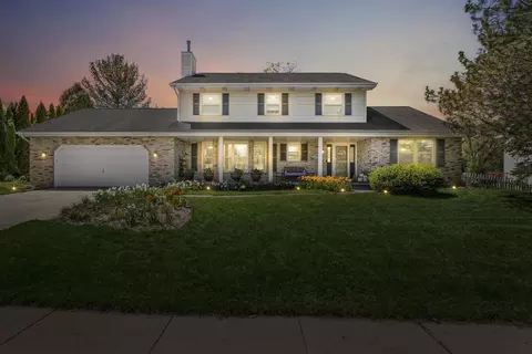 402 Sauk Creek Dr, Madison, WI 53717