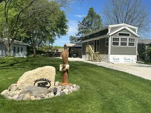 121 Meadow Ln, Edgerton, WI 53534