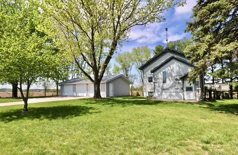 9622 W Grove School Rd, Beloit, WI 53511