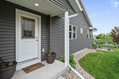 740 Thompson Dr, Oregon, WI 53575