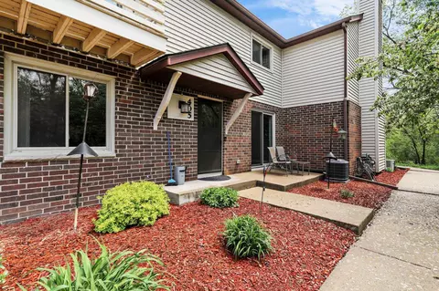 405 Roby Rd, Stoughton, WI 53589