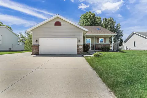 1144 S Perry Pkwy, Oregon, WI 53575