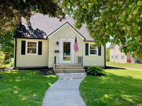930 11th St, Monroe, WI 53566