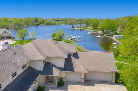 S8753 Waters Edge #15B, Prairie Du Sac, WI 53578