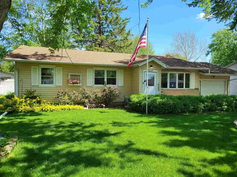 2427 Butlin Dr, Beloit, WI 53511