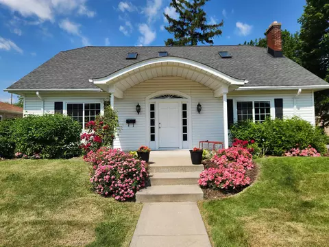 702 S East Ave, Waukesha, WI 53186